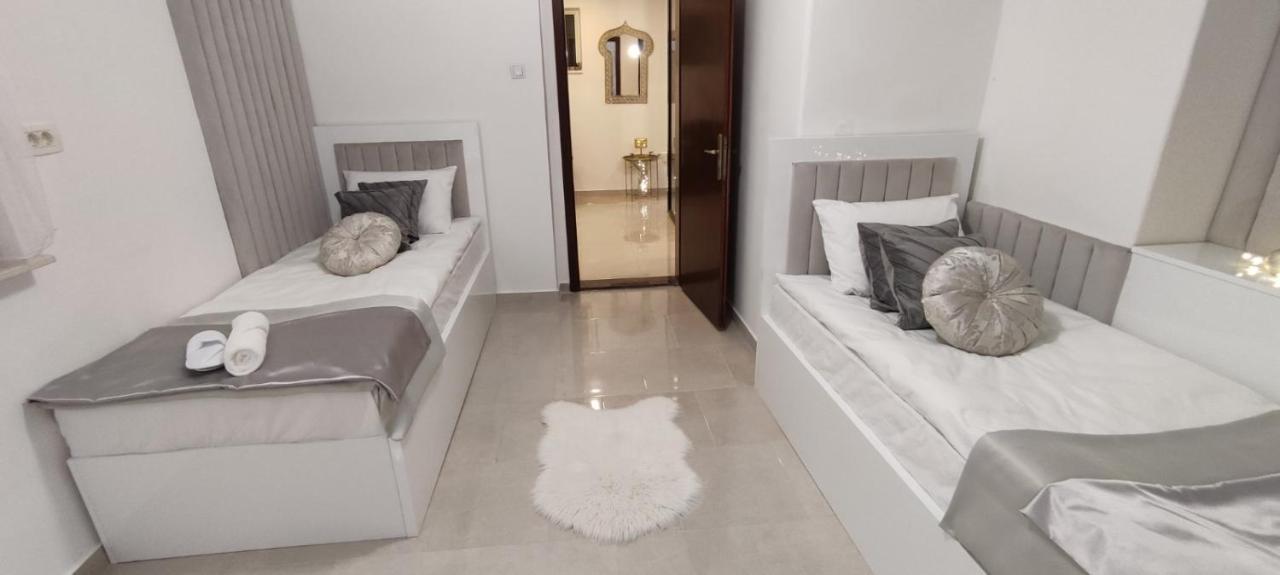 Vila Dzan SJJ Esterno foto